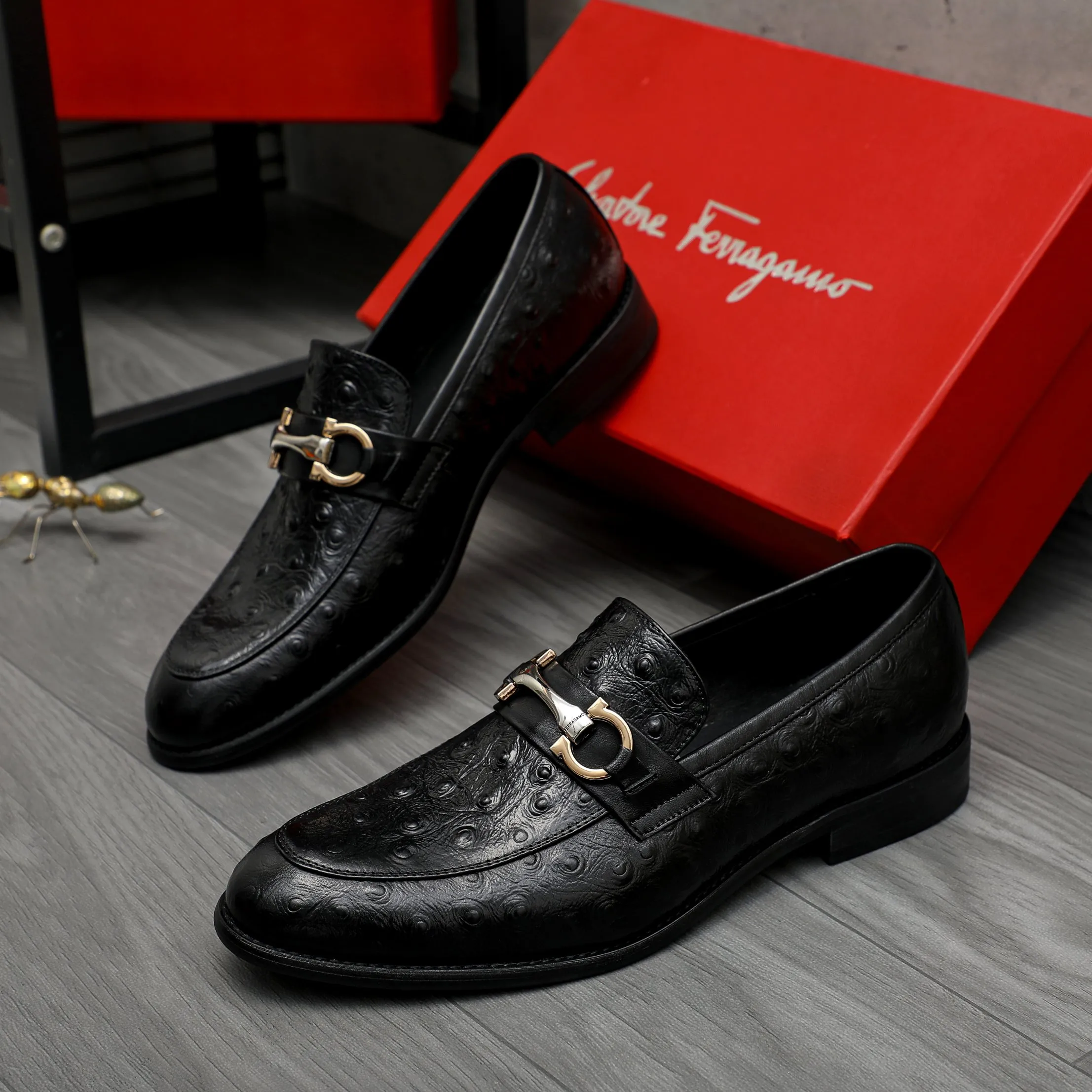 Men's shoes 💰420 Product trademark: Ferragamo "Ferragamo" business slip-on leather shoes Regular size: 39-45 (38.46 custom-made, non-returnable) Product materials: Selected ostrich pattern cowhide upper, sheepskin lining, original rubber outsole